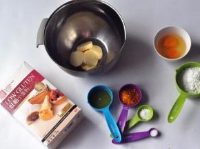 全部材料准备好，黄油切小块室温放置后使用