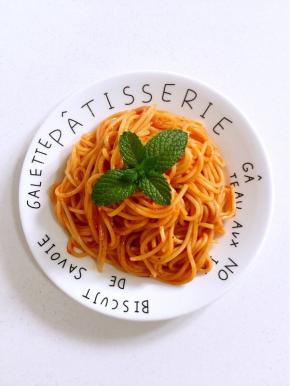 装盘，用薄荷叶装饰一下即可食用。