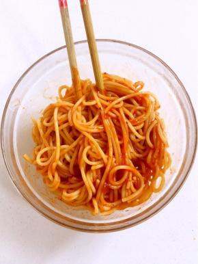 用筷子搅拌均匀即可！


