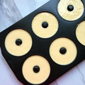 倒入模具里，放入提前预热好的烤箱170度20分钟