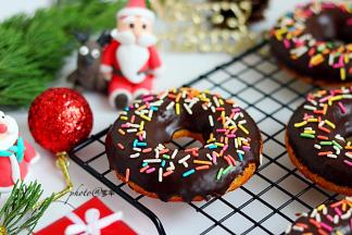 洒些糖针装饰一下即可