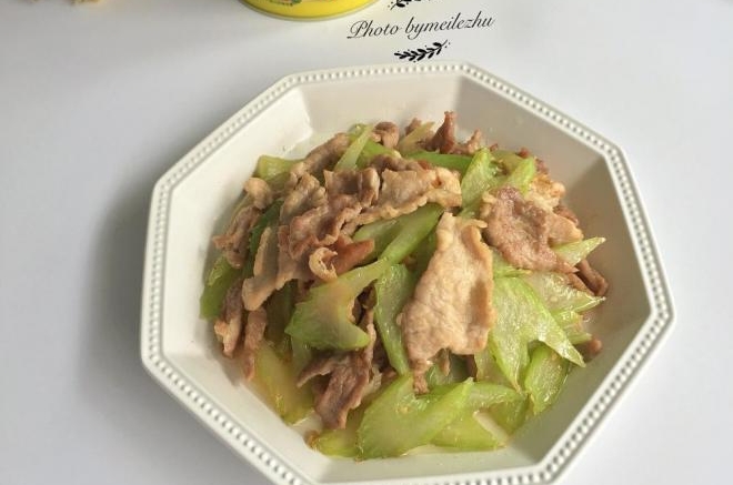 西芹炒肉片