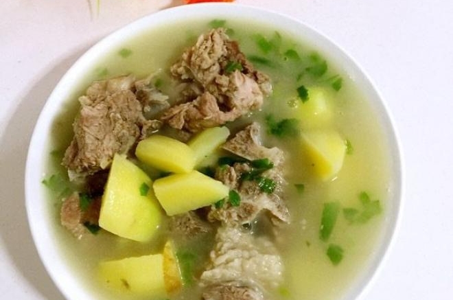 猪骨土豆汤