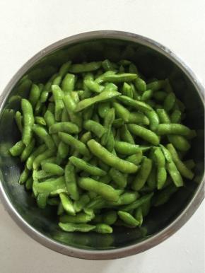 捞出沥干水分备用！

