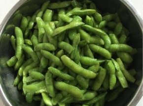 捞出沥干水分备用！

