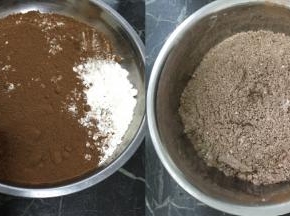 可可粉和低筋面粉混合均匀