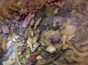 炒至水分收干即可关火。