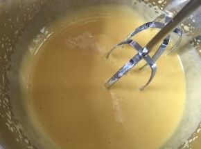 打到浓稠状备用