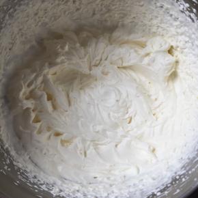 奶油150g加15糖打发出纹路