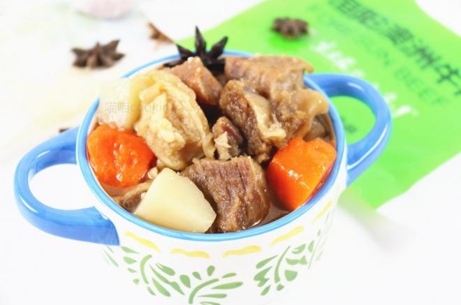 萝卜土豆焖牛腩