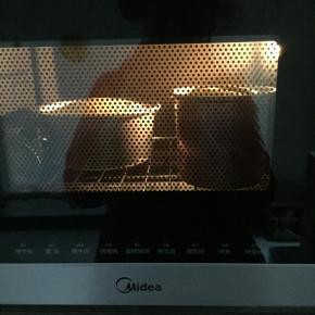 放入烤箱150度50分钟