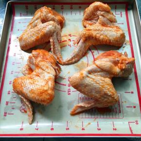 第二天放入烤盘，烤箱190度烤箱10分钟