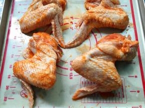 第二天放入烤盘，烤箱190度烤箱10分钟