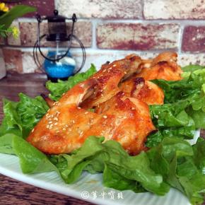 蜂蜜加少许水调匀，刷上一层蜂蜜水，烤10分钟，烤箱温度不同，根据自家烤箱来定