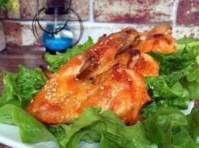 蜂蜜加少许水调匀，刷上一层蜂蜜水，烤10分钟，烤箱温度不同，根据自家烤箱来定