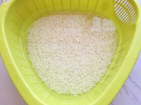 糯米洗净后用清水浸泡2-3个小时