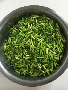 揉搓均匀后腌制20分钟再揉搓一遍！

