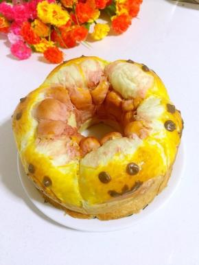 巧克隔水融化后，用筷子画上自己喜欢的图案！




