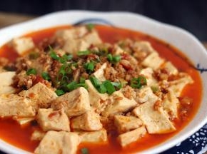 加入适量盐调味盛出后撒上葱花即可