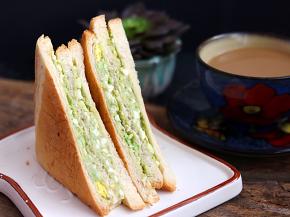 用刀切三角形即可