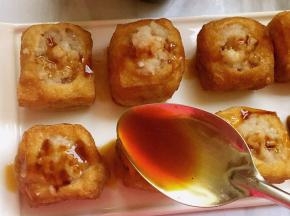 蒸好淋上味极鲜，美味可口