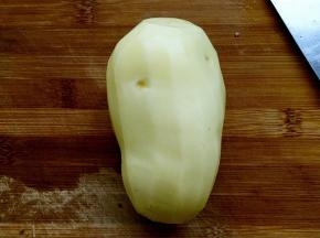 土豆削皮洗干净