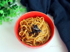 葱油和面条拌匀就可以开吃了