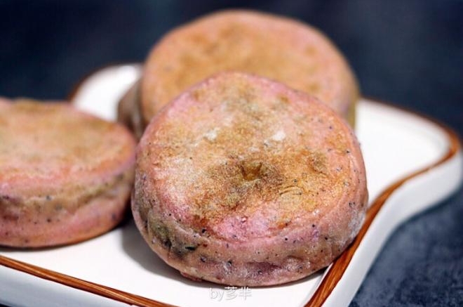 火龙果黑芝麻糖饼