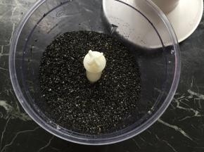 用料理机搅打碎