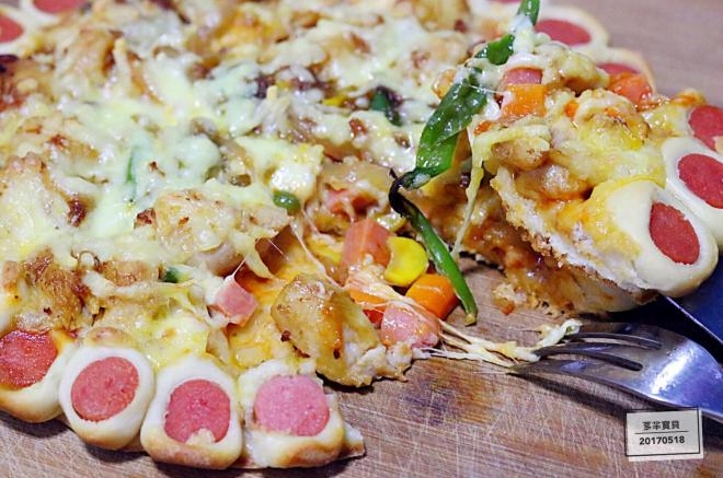 花边火腿鸡肉披萨