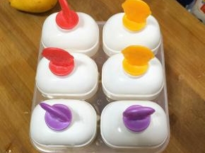 盖上盖子，放入冰箱冷冻一个晚上