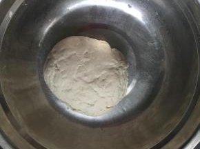 面团要硬，不能太软