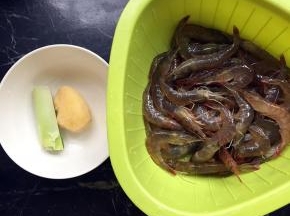 所需食材准备好，处理清洗干净