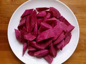 紫薯洗净去皮切块