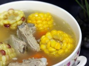 营养美味的玉米排骨汤就好了
