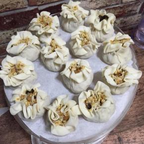 上蒸锅蒸1个小时，晾凉后就可以吃了，软软糯糯的非常好吃