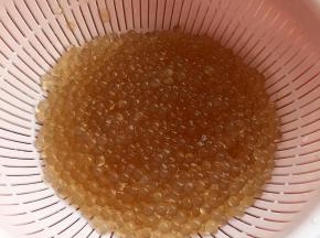 焖至完全透明，过凉水捞出备用