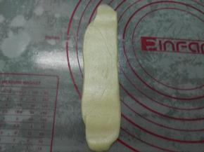 再次擀成牛舌状