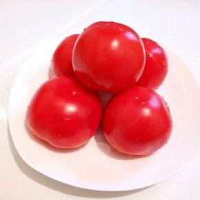 好新鲜的番茄，红扑扑的，