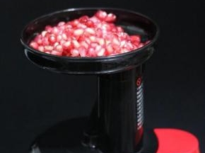 放入原汁机，启动开关