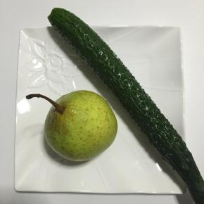 黄瓜、梨洗净