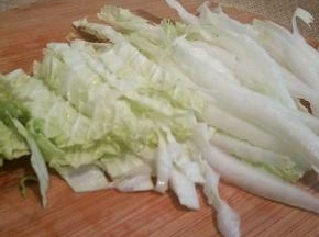 白菜切丝，