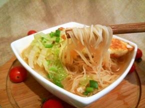 加上荷包蛋，葱花，简单的早餐就可以享用了！