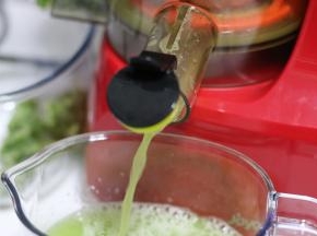 原汁原味的黄瓜雪梨汁