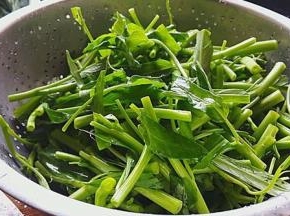 空心菜洗净切小段