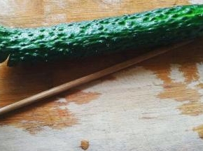 然后再把翻个面把底部也用同样的方法切好~