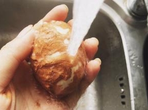 咸鸭蛋清洗干净