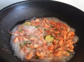 撒上葱花即可