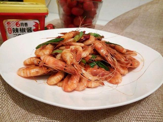 爆炒江白虾