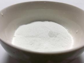 倒入碗内